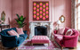 Kit Courtepointe Elizabeth Hartman Berry Season, avec KONA CRUSH (Kona Coty 2023) - Dimensions finies : 137 cm x 163 cm (54 po x 64 po) - Elegante Virgule Canada