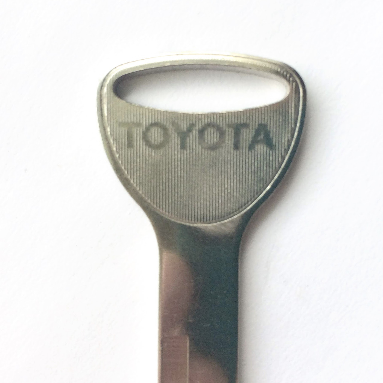 Toyota Forklift Ignition Key 57591-23330-71 - heavyequipmentkeys.com