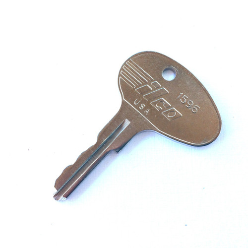 Kumiai Tractor Key 123243 - heavyequipmentkeys.com