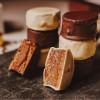 Simkolate Alfajores Mixtos with Dark & White Belgian Chocolate and Dulce de Leche, 60 g / 2.11 oz (box of 12)