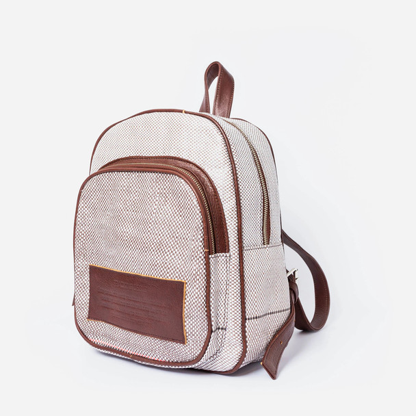 FRACKING DESIGN | Loma Campana Backpack - Brazilian Flair in Brown Design for Trendy Adventures Color Suela | 25 cm x 30 cm x 5 cm