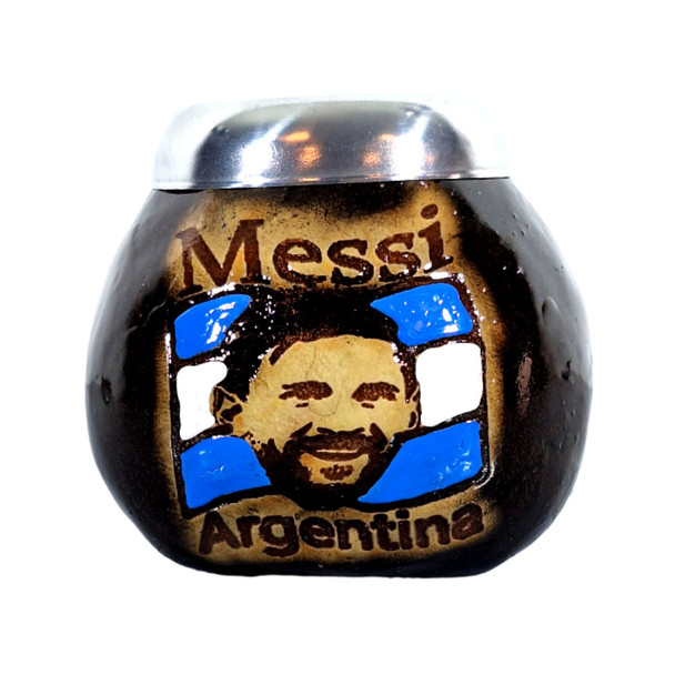 Mate Hand-Painted Lacquered Calabash Mate Cup - Messi Design, Handcrafted Gourd Mate Diseño de Messi