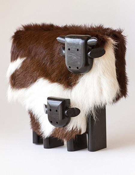 Vaca Con Ternero Cuero Natural Top Handmade Cow & Calf In Cowhide And Wood Doll Decorative Animal Doll Toy by Taller Clavelli, 19 cm x 22 cm x 9 cm / 7.5" x 8.9" x 3.5 "