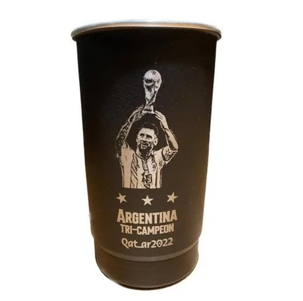 Vaso Jarro Aluminio Messi Tri-Campeón Aluminum Cup for Drinks & Fernet Thermal Tumbler - Messi, 1 l / 33.8 fl oz