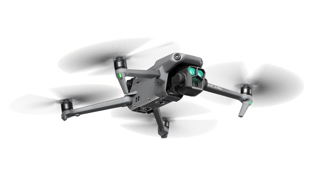 Over60%off機体登録済DJI MAVIC2PRO FLYMOREKIT等 DJI Mavic 3 Pro Drone with Fly More Combo & DJI