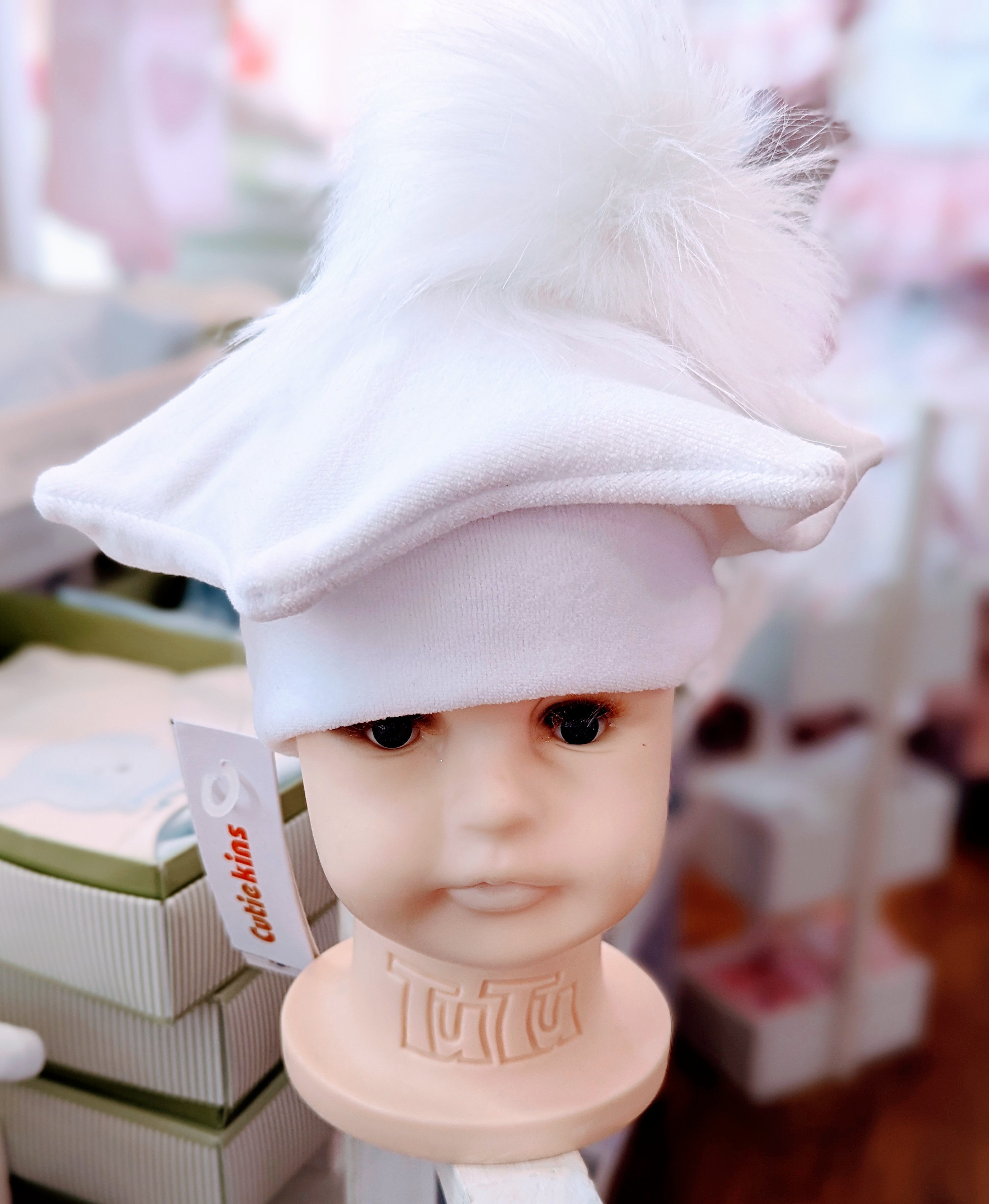 Cutiekins White Velour Fur Pom Star Beret  CKV46W