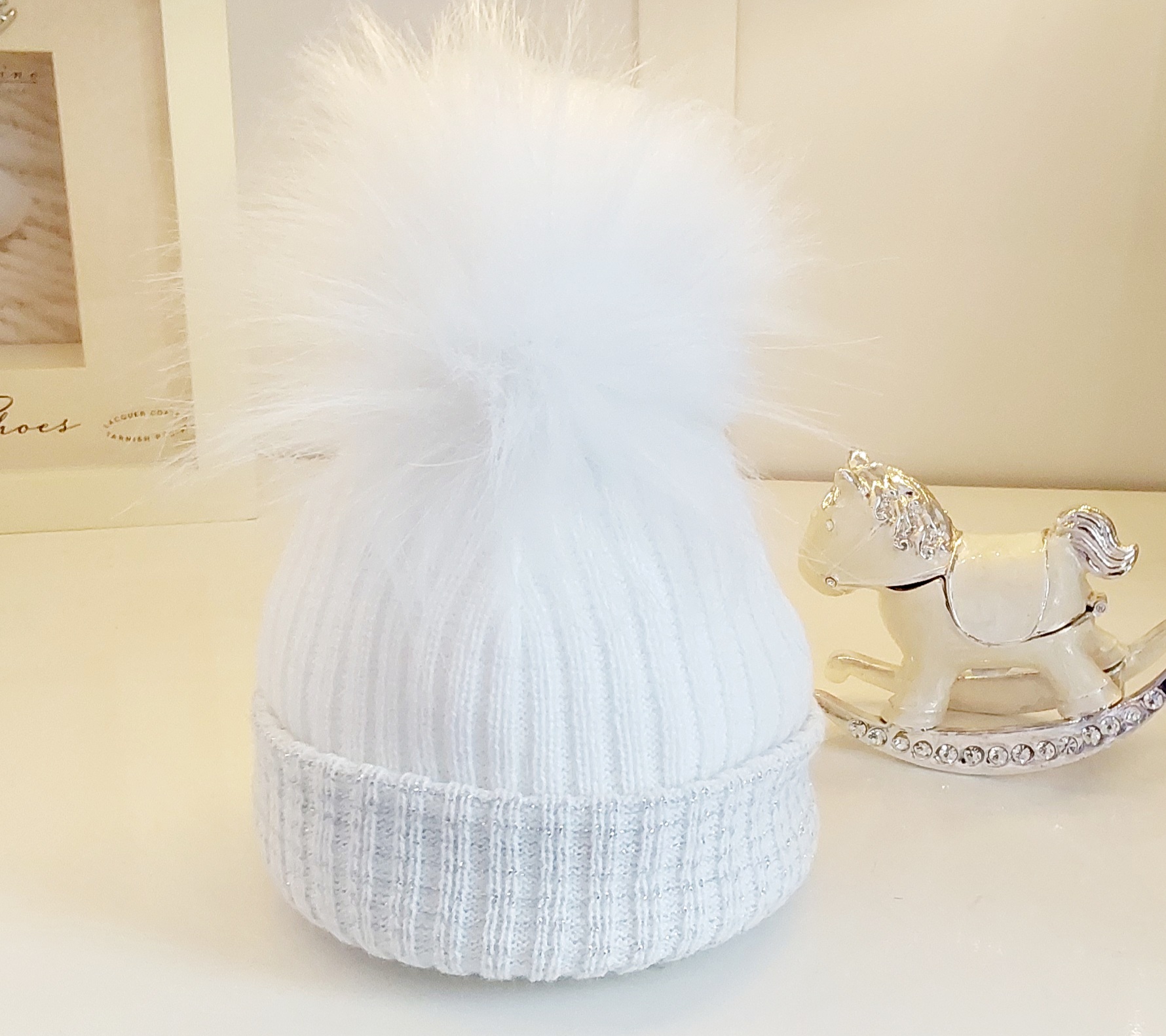 Kinder Grey and White Single Pom Pom