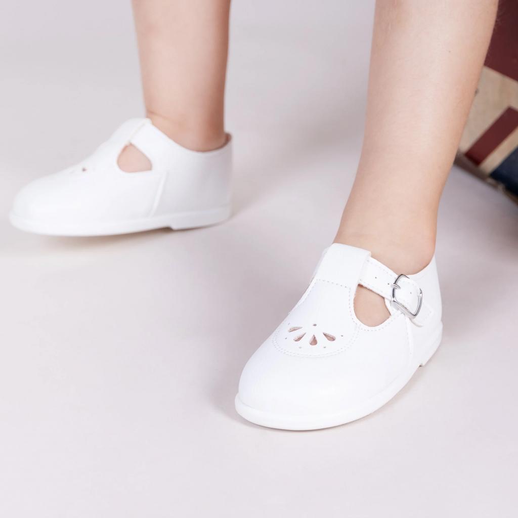 Early Days White Petal Punch Shoes H506W