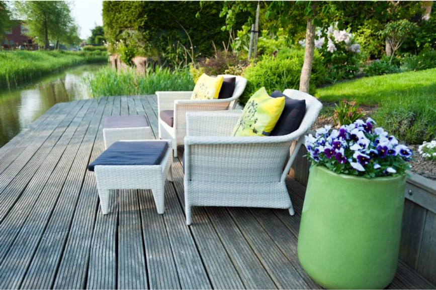​When is It Time to Replace Your Patio Furniture Set?