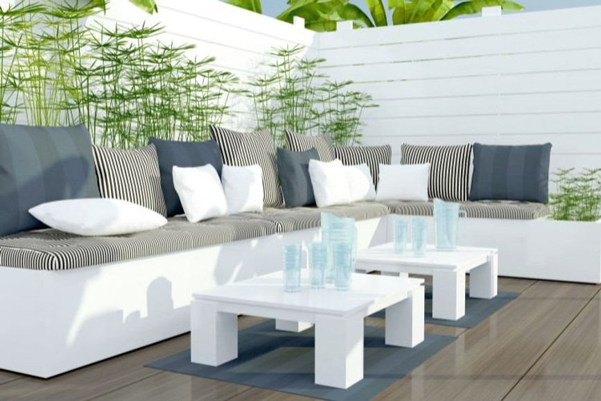 The Pros and Cons of Buying Patio Furniture Online vs. In-Store