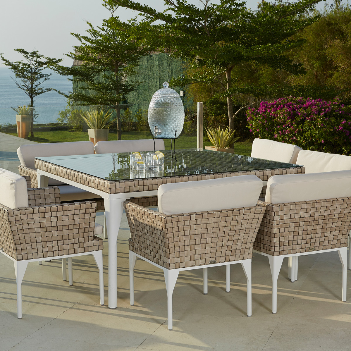 BRAFTA LARGE SQUARE DINING SET