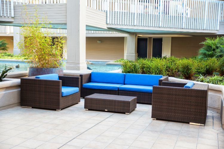 Enduring Elegance Selecting Patio Furniture for HighTraffic Areas