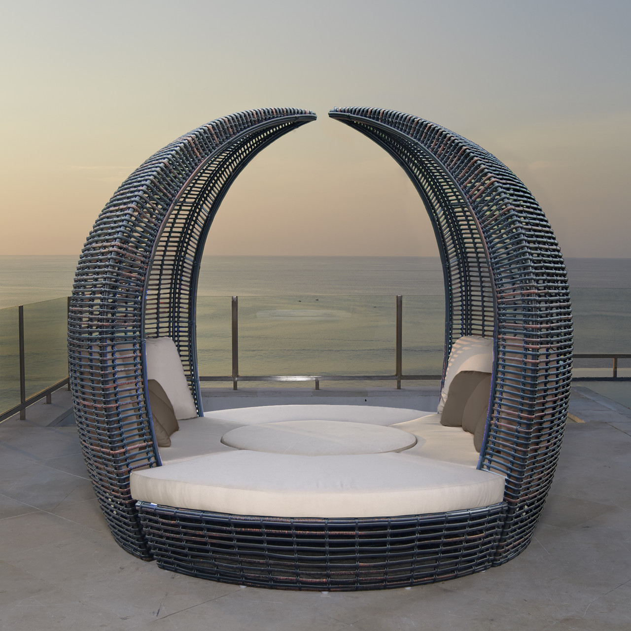 Skyline Patio - Halo Black Daybed