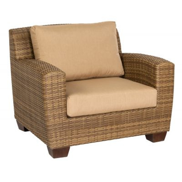 SADDLEBACK LOUNGE CHAIR