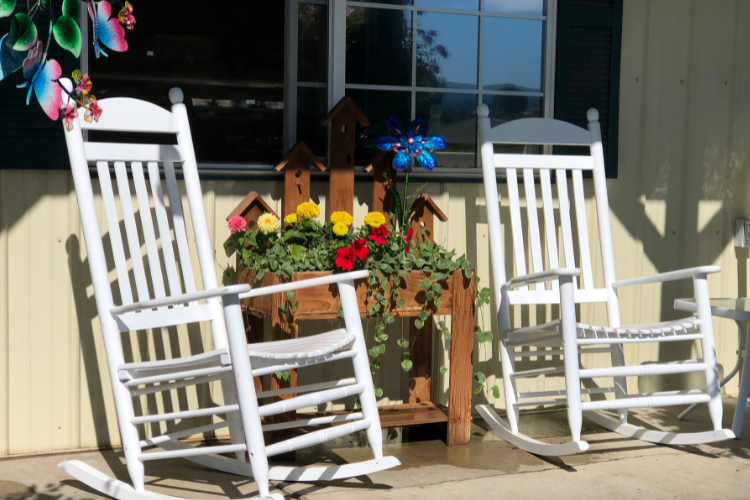 The Best Rocking Chairs for Outdoor Relaxation in Florida - Zing Patio
