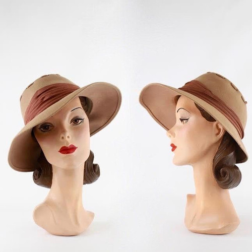 Beautiful vintage safari style hat.