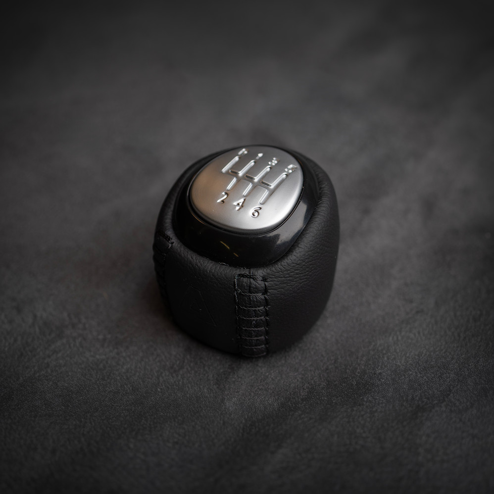 XT-Series Gear lever shift knob Black Stitches II 6-speed