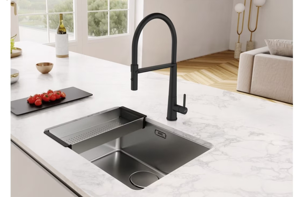 Franke Icon Semi-Pro Matt Black Kitchen Mixer Tap | Sinks.co.uk