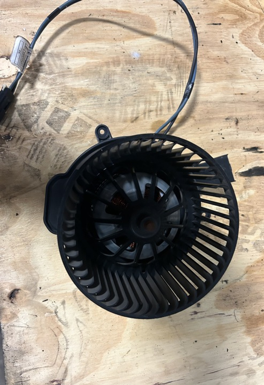 FREIGTHLINER M2 BLOWER MOTOR OEM