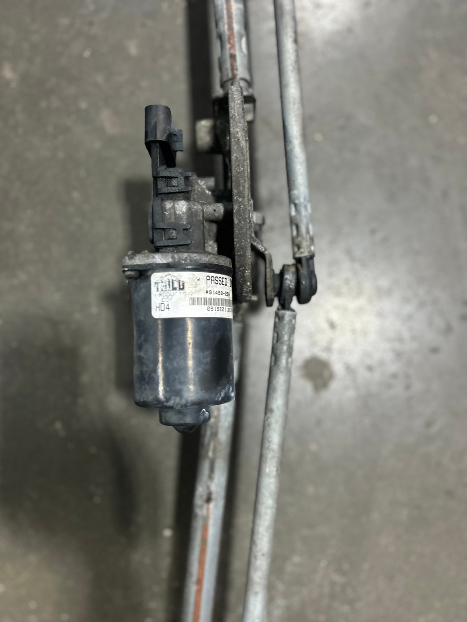 Freightliner CASCADIA Windshield Wiper Motor with linkage