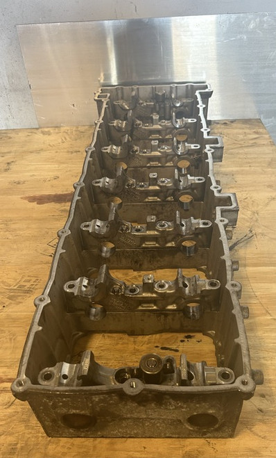 Detroit DD15 ENGINE ROCKER BOX WITH UPPER AND LOWER ROCKERS
