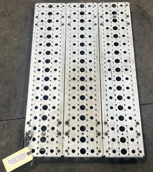 Freightliner 3 Tread Fixed 525 (22 5/8") Deck Plate