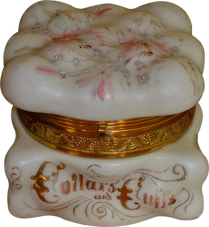 SOLD Wave Crest Collar and Cuff Box Oversize