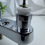 Chicago Faucets Chrome Mixing Faucet Base 0.95L/Cycle Max Commercial