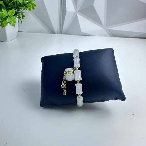 Handmade Frosted Glass Bead Bracelet with Jade Accents, Gold Tone Clasp Handmade Frosted Glass Bead Bracelet with Jade Accents, Gold Tone Clasp