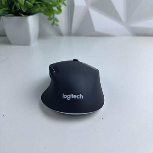 Logitech M720 Triathlon Multi-Device Wireless Mouse, Bluetooth & USB, Black Logitech M720 Triathlon Multi-Device Wireless Mouse, Bluetooth & USB, Black