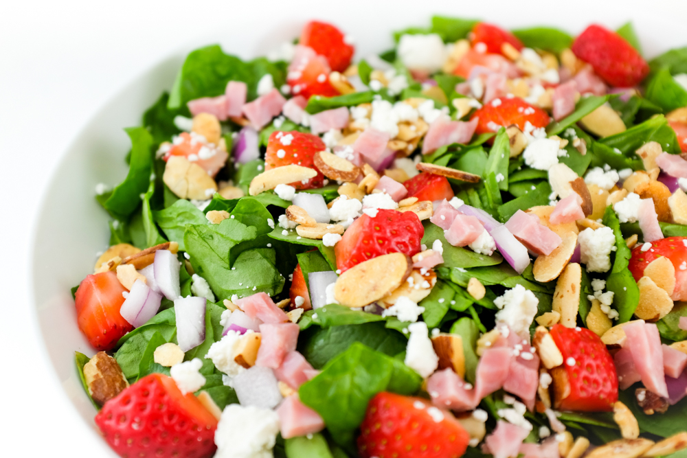 salad with ham and strawberries