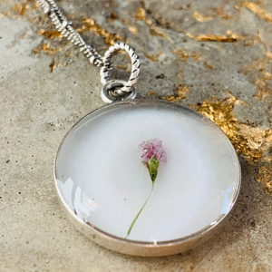 single flower milk pendant