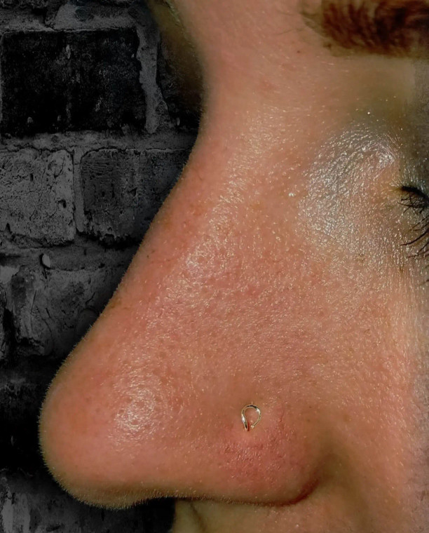 teardrop nose stud