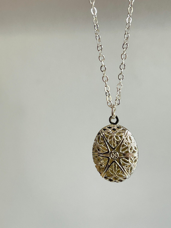 filigree oval locket