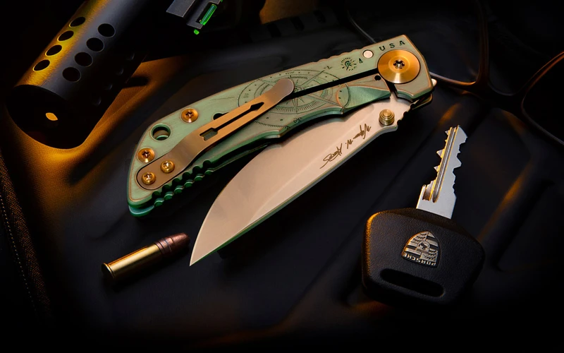 The Spartan Harsey Folder 3.25 "Compass" Edition Lock Side