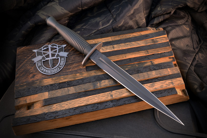 Spartan Ronin F/S Dagger. MagnaCut. Black PVD.