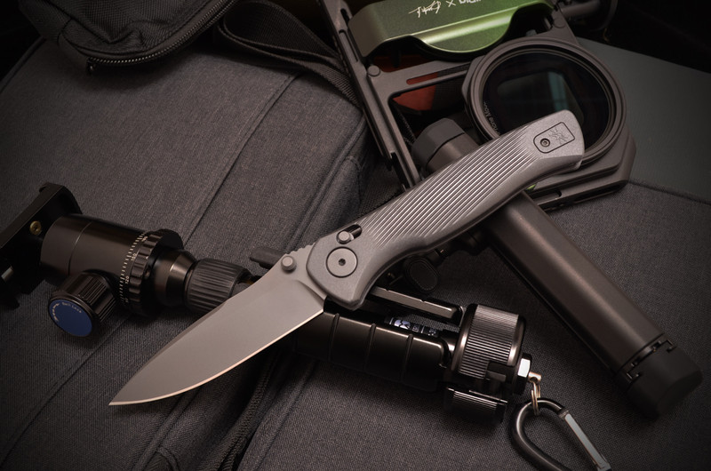 ELEOS Cross Bar Lock - Black Blade w/ Black Handle