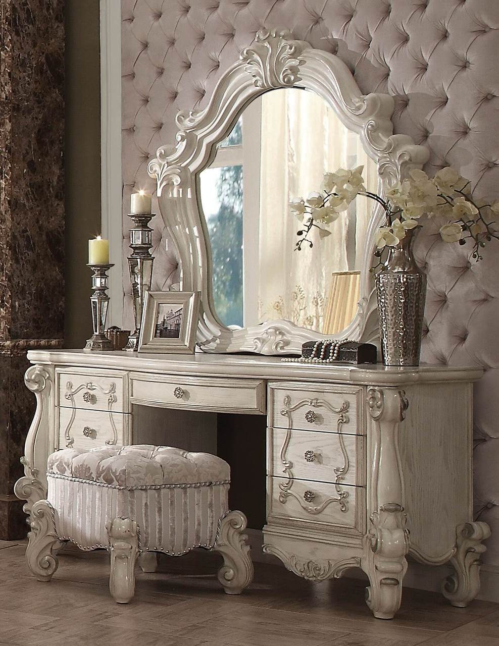 dresser table with mirror