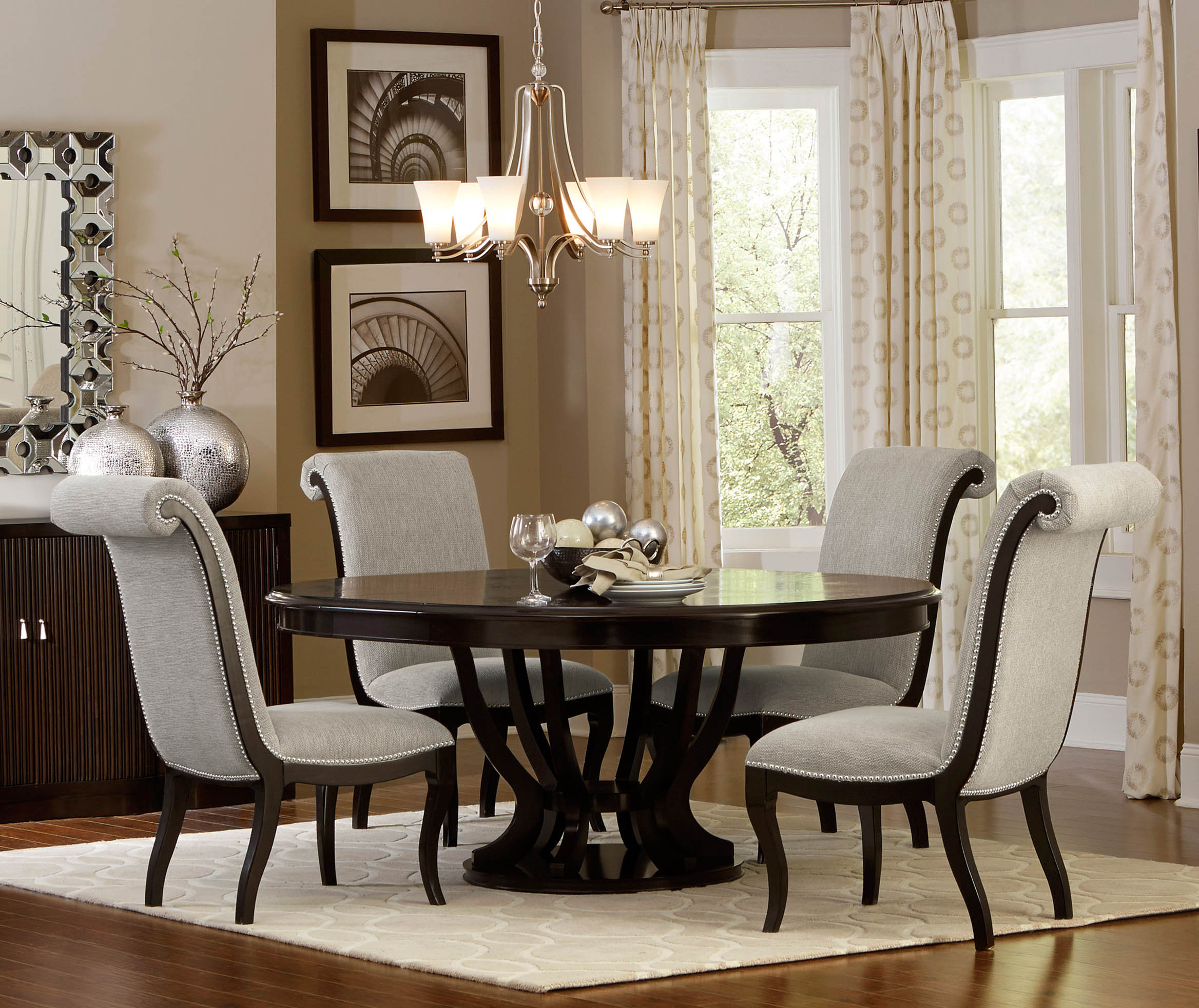 How to Choose the Right Dining Table Size for Your Room