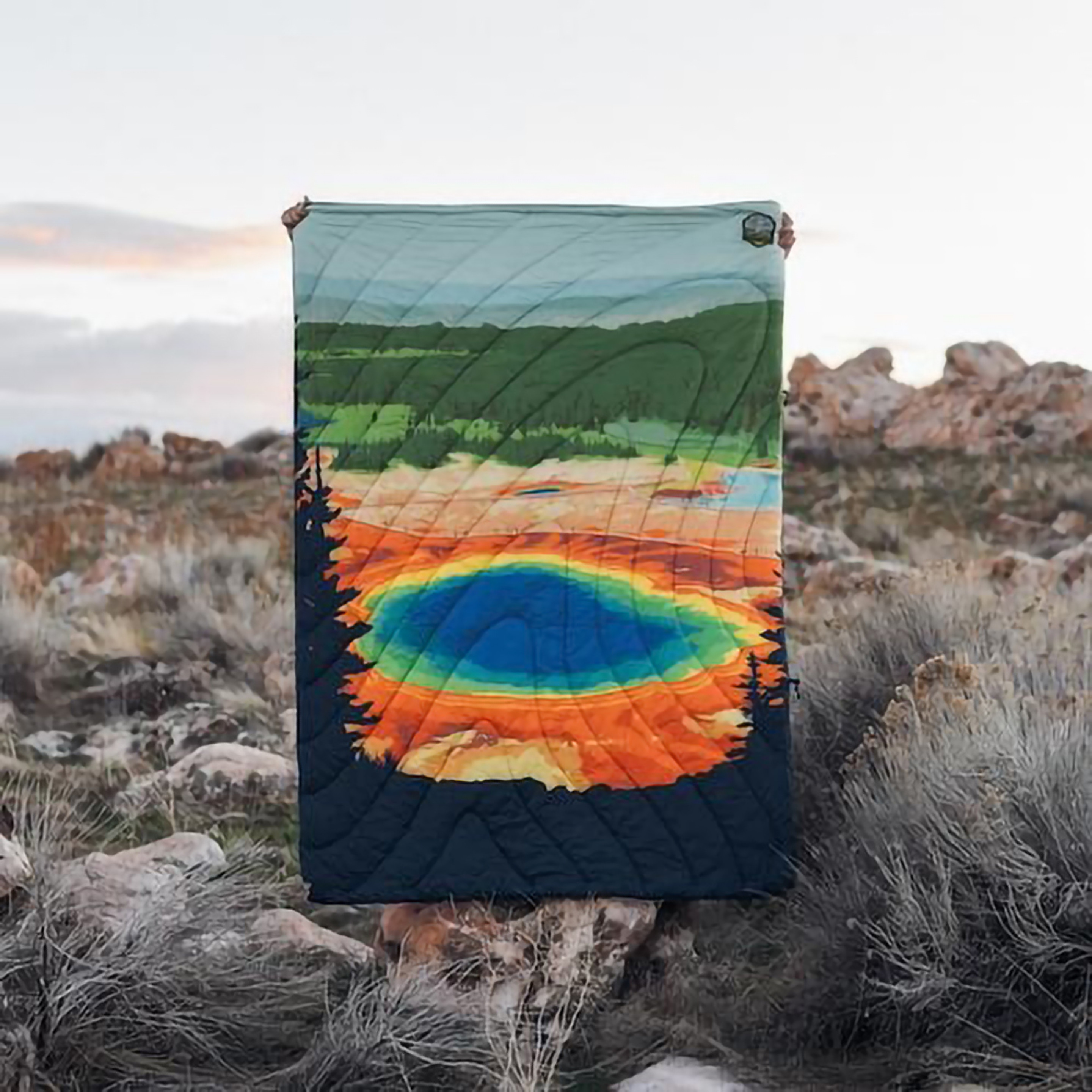 BLANKET RUMPL GRAND PRISMATIC YELLOWSTONE DNC Parks & Resorts at