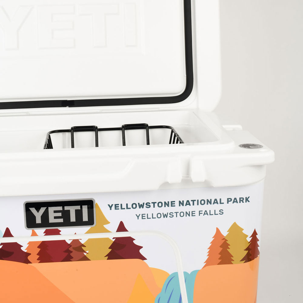 YETI COOLER TUNDRA YELLOWSTONE BEAR 45L WHITE