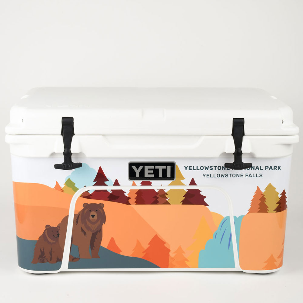 Snow Peak - YETI tundra 45  タン Amazon.com : YETI Tundra 45 Cooler Desert Tan : Sports