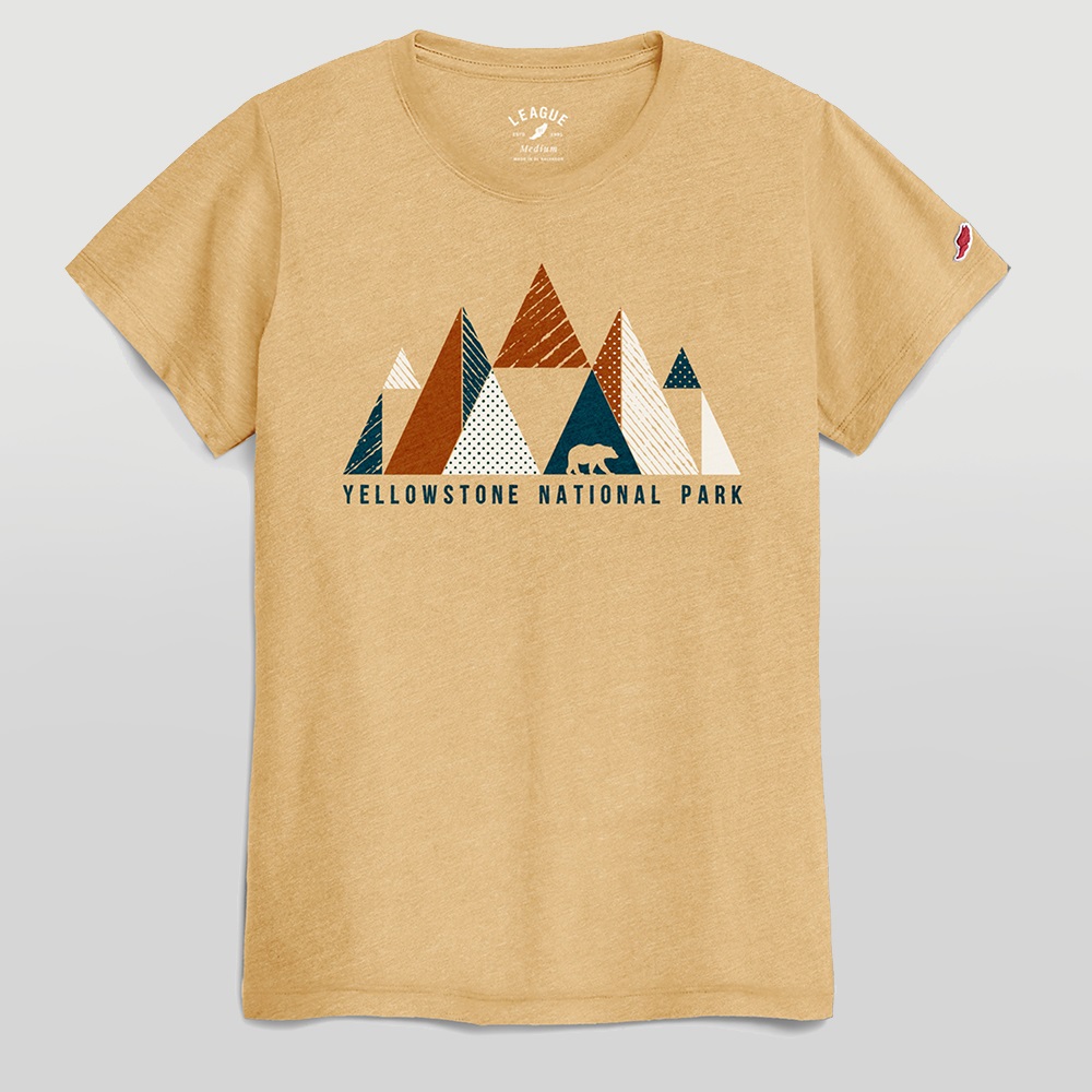 tee-women-s-yellowstone-mountains-bear-gold