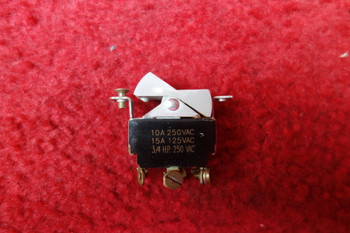 Eaton Anti Collision Light Rocker Switch PN 587-831