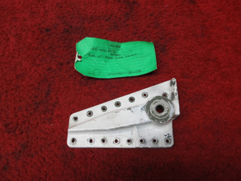 Beechcraft 76 Duchess LH FWD Landing Gear Support Pivot PN 105-100034-1