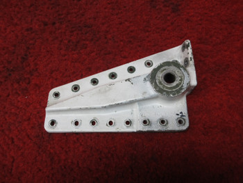 Beechcraft 76 Duchess LH FWD Landing Gear Support Pivot PN 105-100034-1