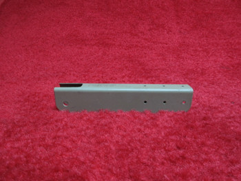 Piper Center & Outboard Flap Hinge Bracket PN 65899-00, 65899-000