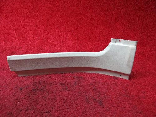 Cessna 177B RH FWD Molding PN  1715043-4