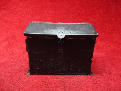 Piper PA-24-250 Comanche Battery Box W/ Lid PN 21524-00, 21524-000