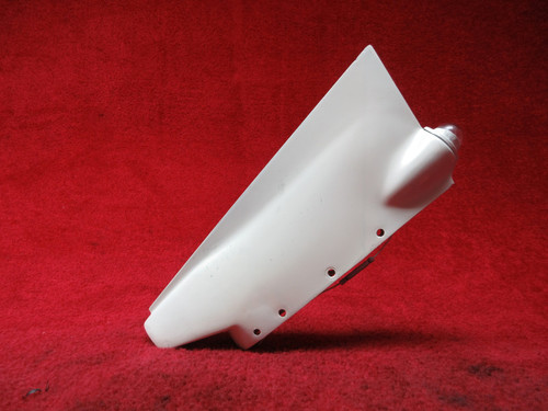 Piper PA-28 Rudder Tip W/ Light PN 36706-002, 36706-02